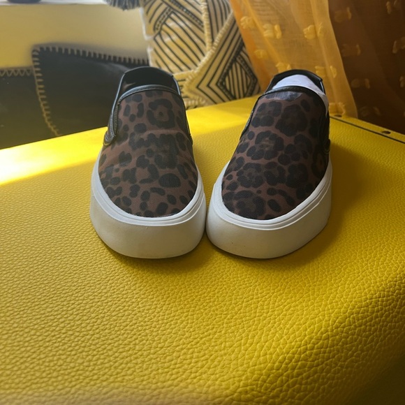STEVE MADDEN MURPHY BLACK/LEOPARD LOW-TOP SNEAKER: - Picture 2 of 16